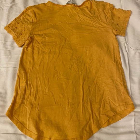 burnt yellow T-shirt - Picture 2 of 3